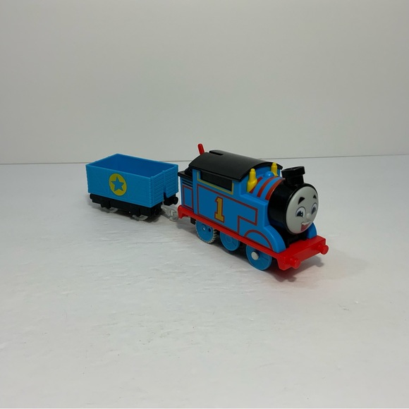 Thomas & Friends Trackmaster Motorized Thomas The Tank Engine Train w Tender Car - Picture 1 of 6